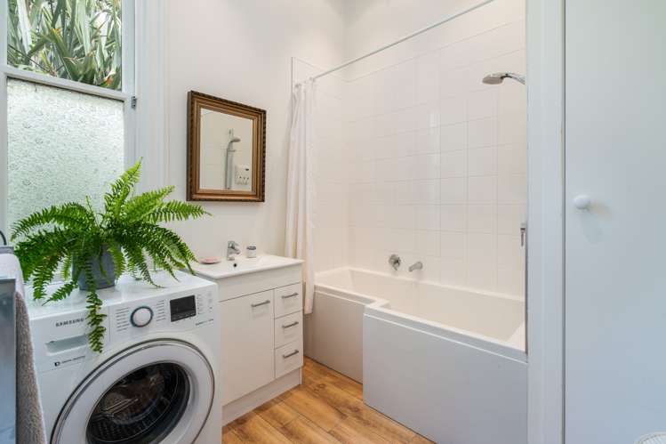 220 North Road North East Valley_19