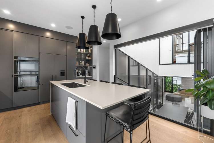 82 Fisher-Point Drive Auckland Central_5