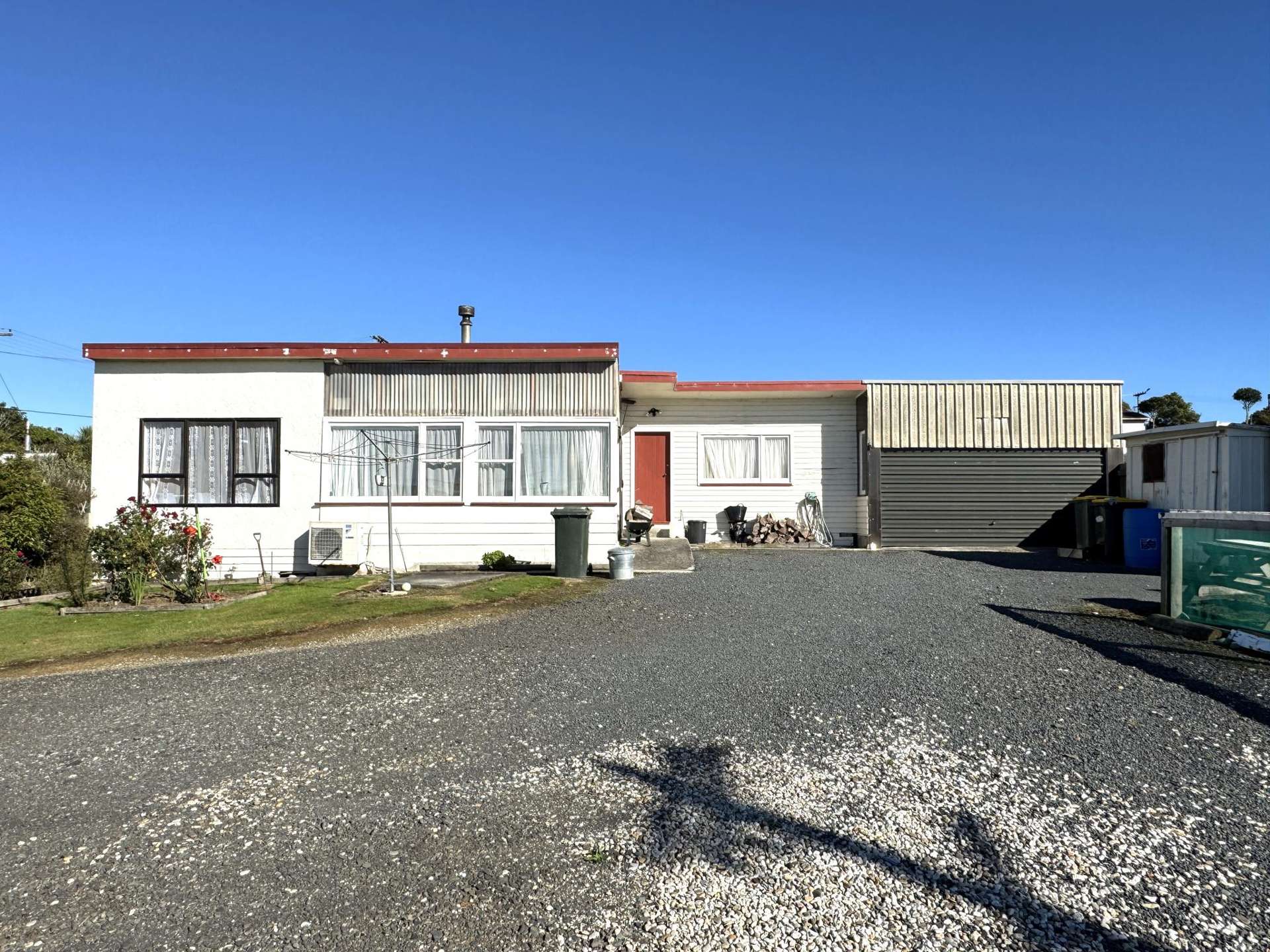 8 Kowhai Street Kaka Point_0