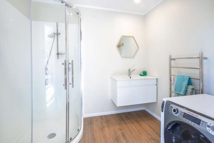 9 Brora Crescent Papakowhai_16