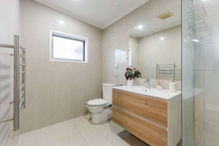 124 Kyle Road Greenhithe_19