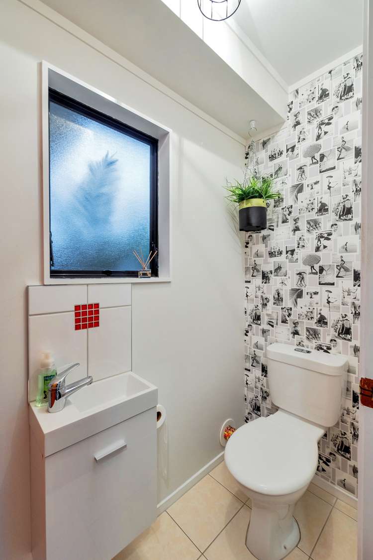 2/51 Beach Road Pahurehure_15