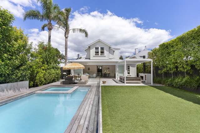 Refined family living for entertainers