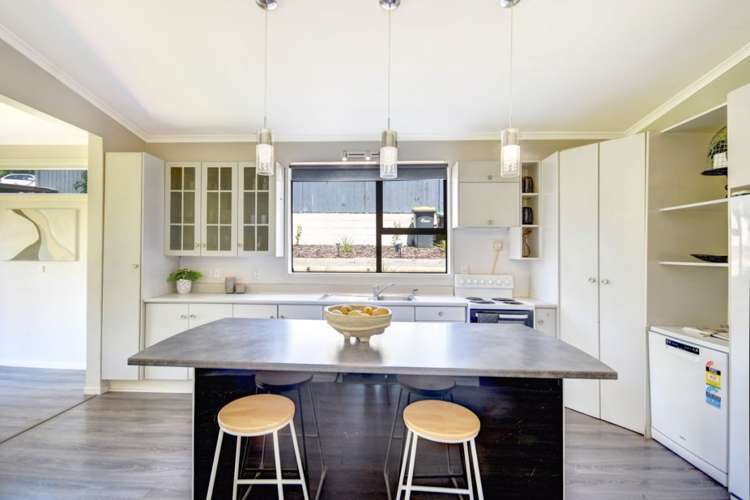 6 Rennie Street Green Island_16