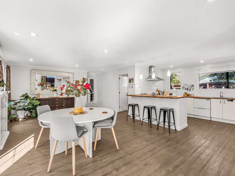 64 Karnak Crescent Russley_6