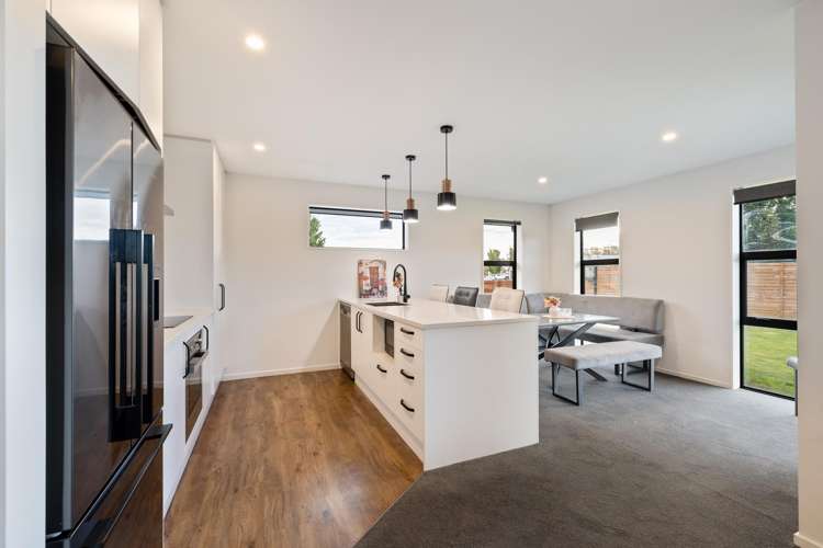 8 Tiritiri Moana Drive_5