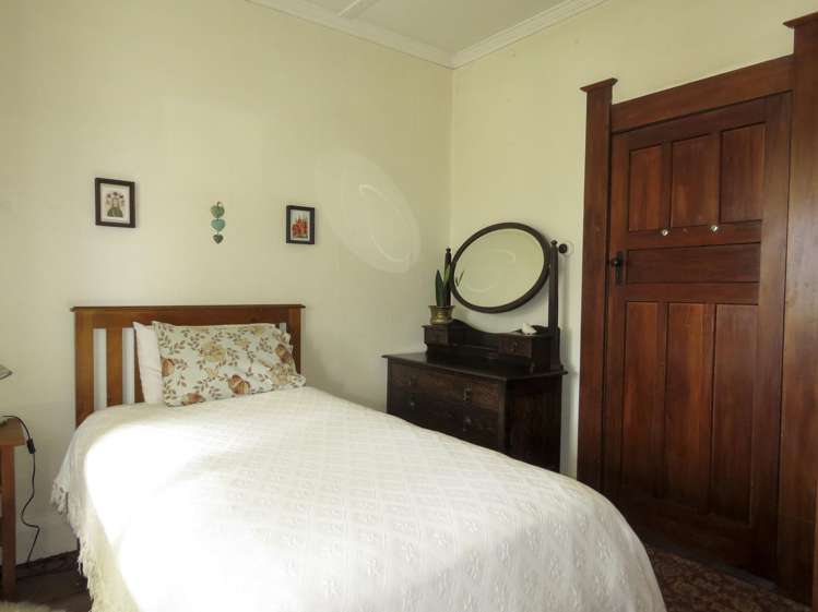 49 Shiel Street Reefton_14