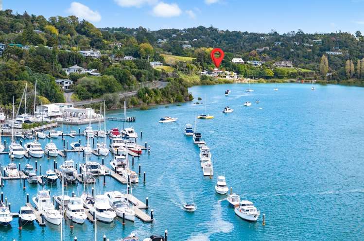 1184 Sandspit Road Sandspit_23