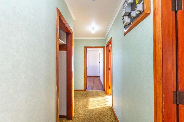 10 Churchill Crescent Tawhero_8