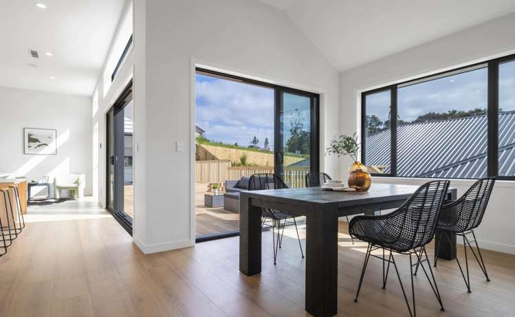 17 Awanui Road Red Beach_12