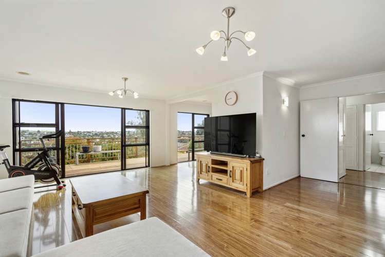 2/14 Ridge Road Waiake_5