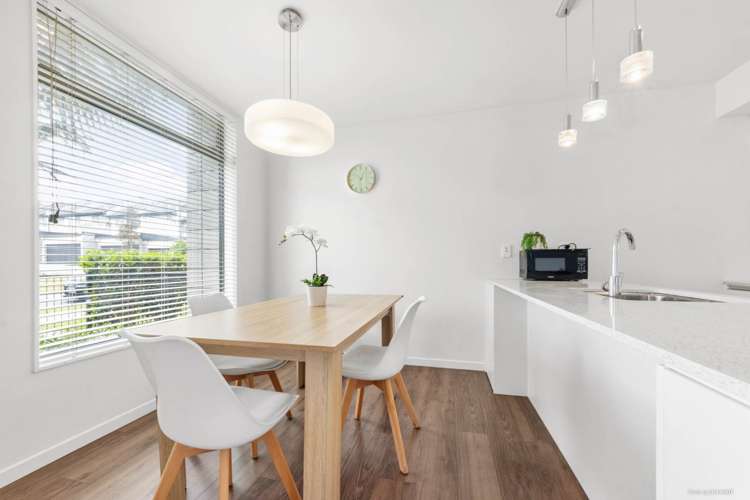 13 Bickerton Way Flat Bush_8