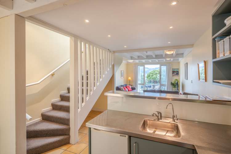 85j Beach Road Akaroa_10