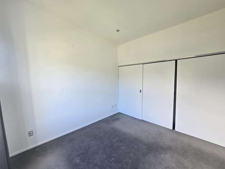 38 Saddleback Grove Karori_10