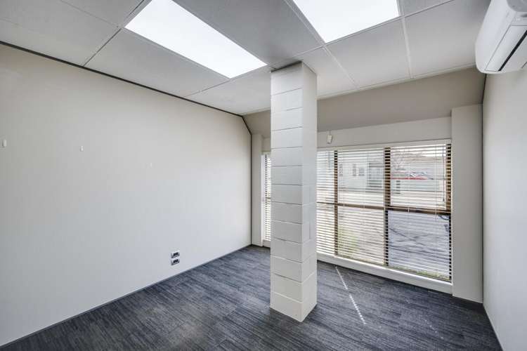 301-303 Queen Street East Hastings Central_11