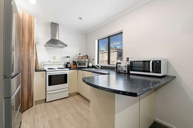 145 Brian Crescent Stanmore Bay_11