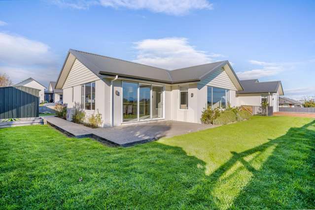 Stunning home – Northview location