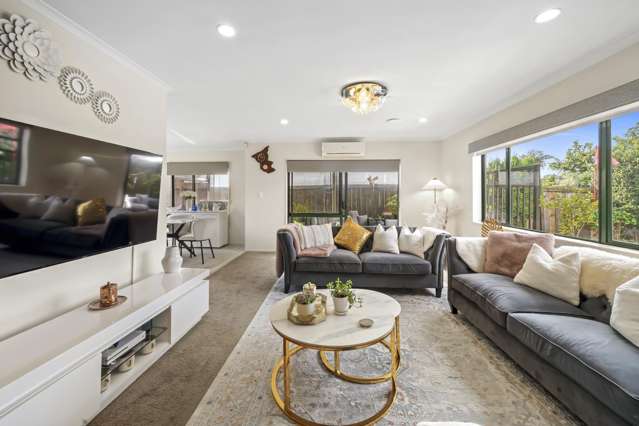 54 Robert Ross Place Clendon Park_1