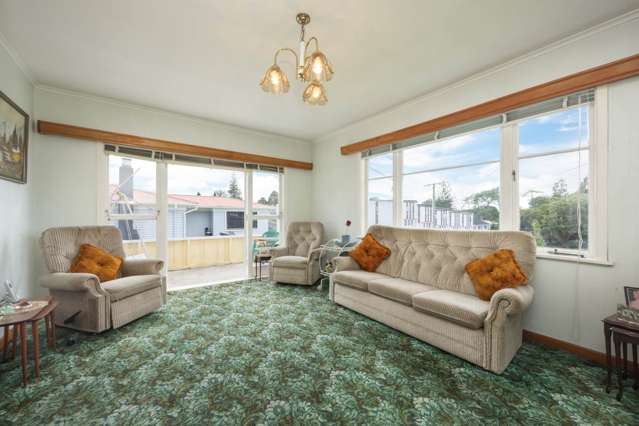 40 Kelwyn Road Kelston_4