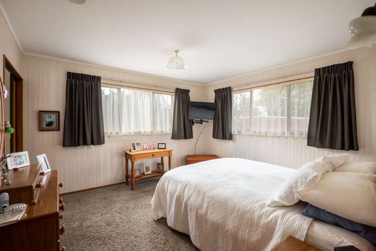 10 Ruskin Place Westown_10