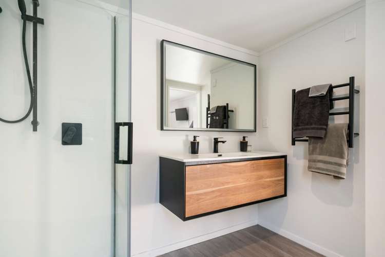 6 First View Avenue Beachlands_15