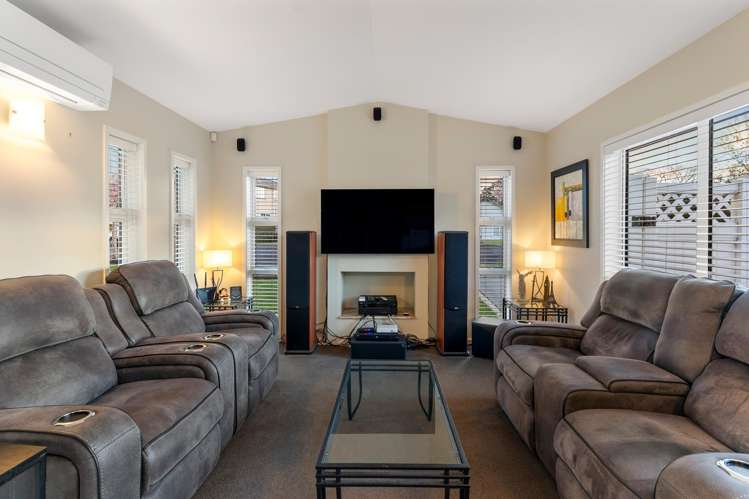 2 Crabb Fields Lane Riverhead_6