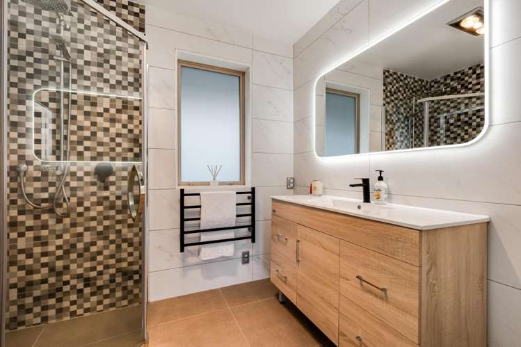 20 Grovenor Drive Orewa_17