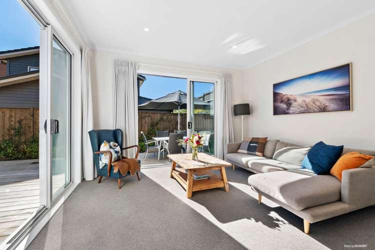 27 Couldrey Crescent Red Beach_3