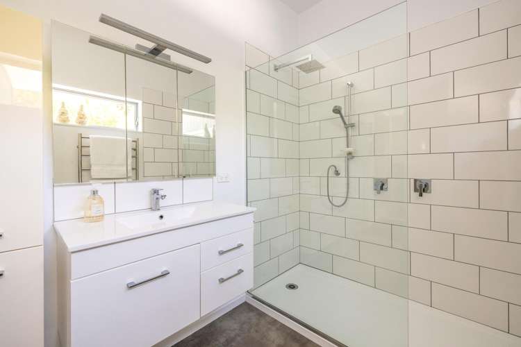 162 Ocean View Road Oneroa_18