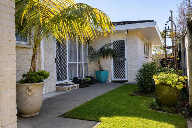 2 Fern Grove Taradale_25