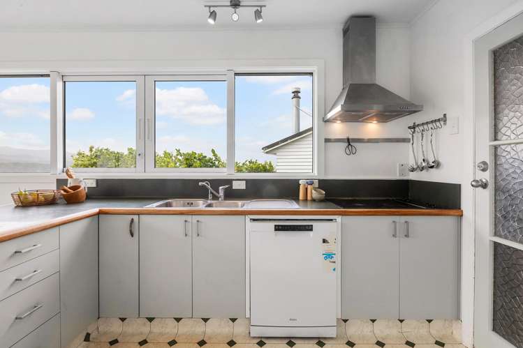 7 Bowes Crescent Strathmore Park_7