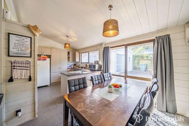 41 Antrim Crescent Wainuiomata_2