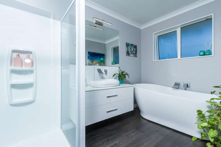 65 Fairose Drive Richmond_15