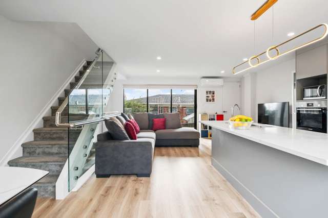 2/66 Bruce Road Glenfield_3