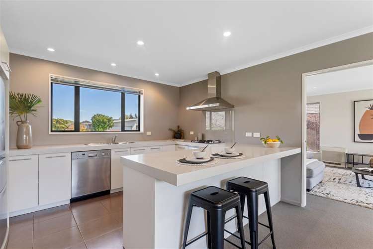 8 Cambelldon Crescent Stoke_13
