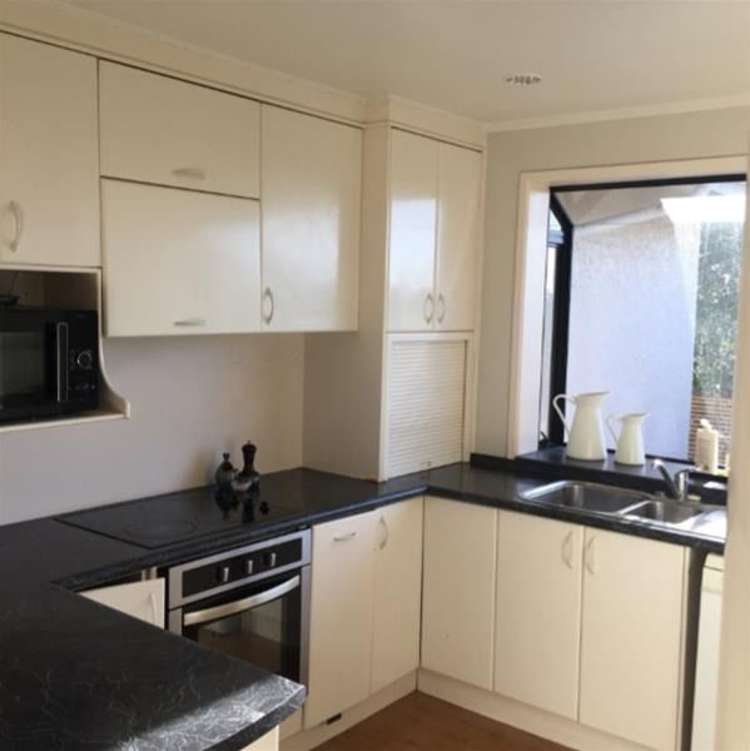 76 Roberts Road Te Atatu South_2