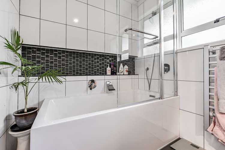 21 Brookbank Place Glenview_14