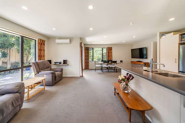 14 Tararua Close Aotea_9