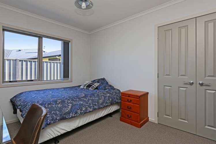 17 Lowry Place Frimley_9