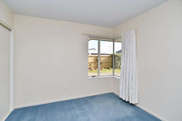 2c Hilton Drive Amberley_15