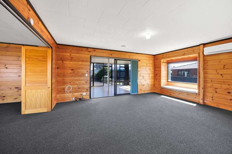 11 Heather Lea Hawera_9