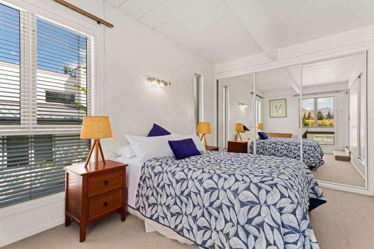 8 The Terrace Queenstown_11