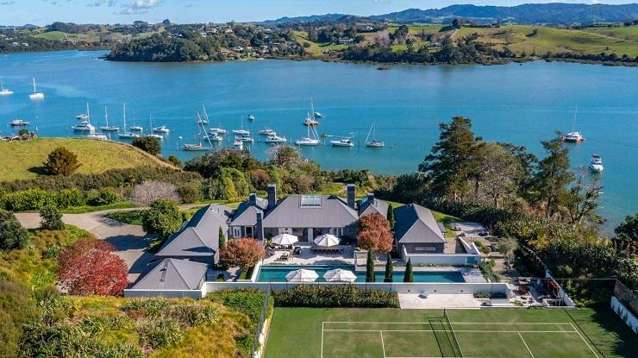 Matakana mansion that only multi-millionaires could view sells for around $12m