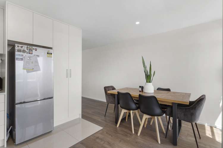 3/15 Chivalry Road Glenfield_6