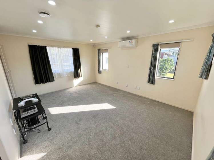 187 Portage Road New Lynn_7