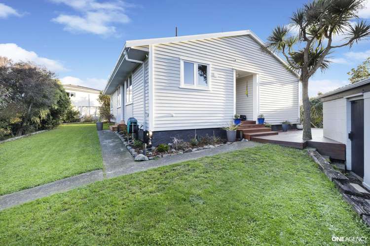 22 Bartlett Grove Tawa_20