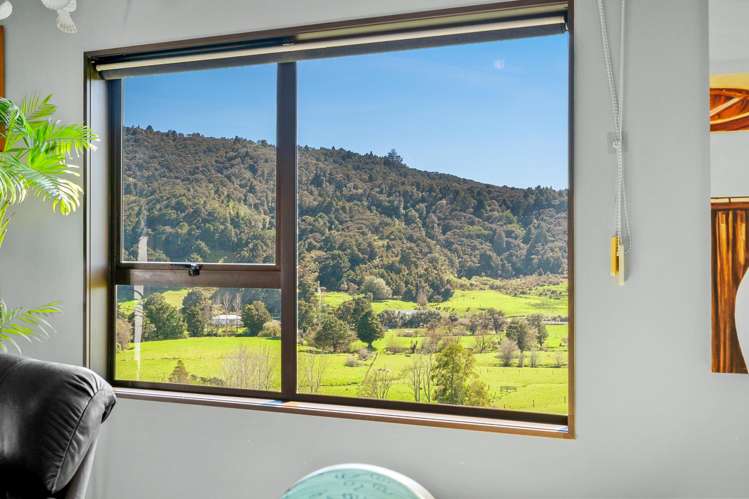 68 Valley View Road Otaika_36