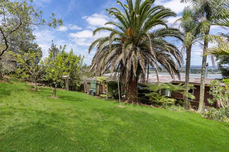 73 Attwood Road Paremoremo_19