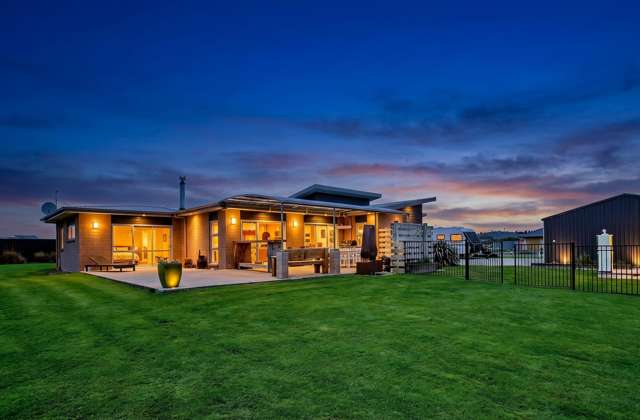 Six car garaging | lifestyle living