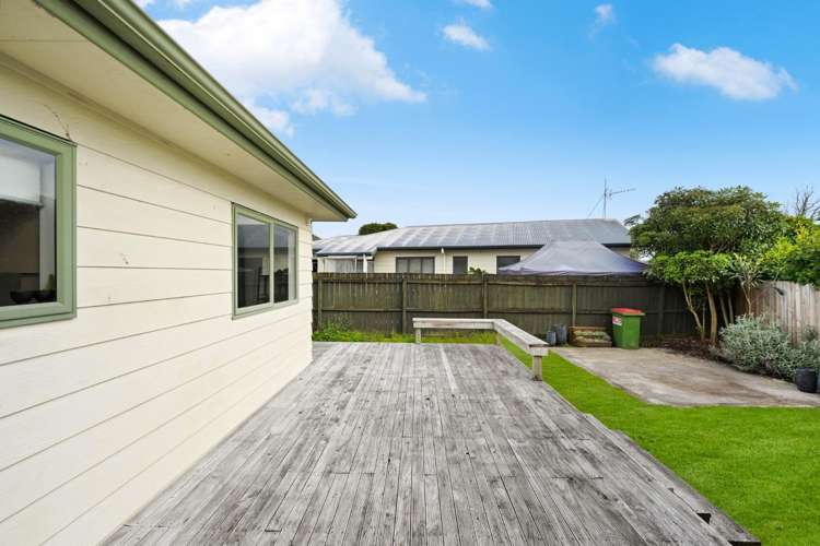 24B Livingstone Avenue 1112_12